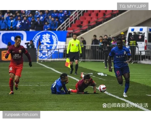 中超强队全力冲刺,冠军争夺战表现抢眼 中超强队全力冲刺,冠军争夺战表现抢眼