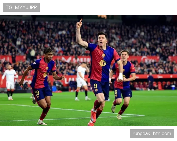 莱万状态下滑拖累巴萨，球队近期表现低迷引关注