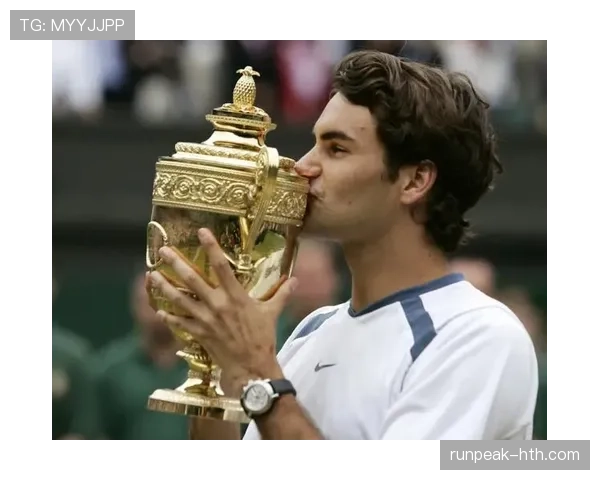 费德勒退役后每天喝三杯咖啡看孩子踢球，这日子比大满贯还稳