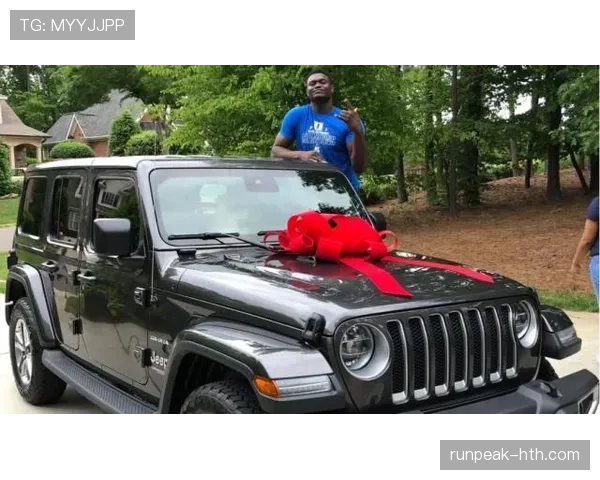 东契奇休赛期天天吃牛排配红酒，训练馆打卡比网红还勤？